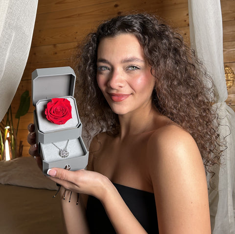 Luxurious Jewelry Box With Eternal Flower Rose + Magnetic Four Heart Necklace